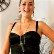 Diplomata in maturità classica impartisce lezioni di latino a studenti del liceo